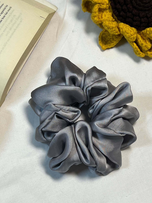 SILK SCRUNCHIE  GRAY