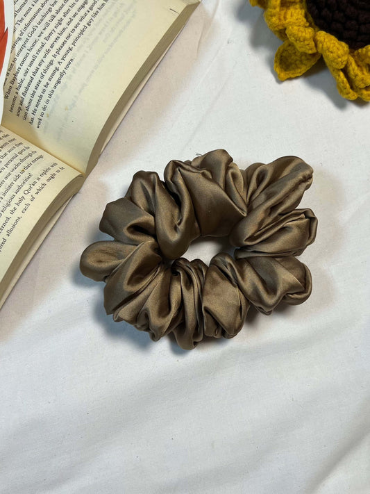 SILK SCRUNCHIE MOCHA