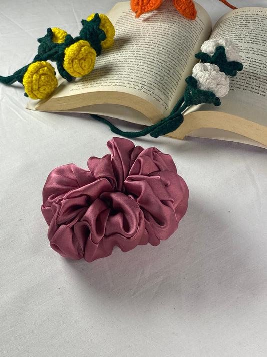 SILK SCRUNCHIE ROSE GOLD