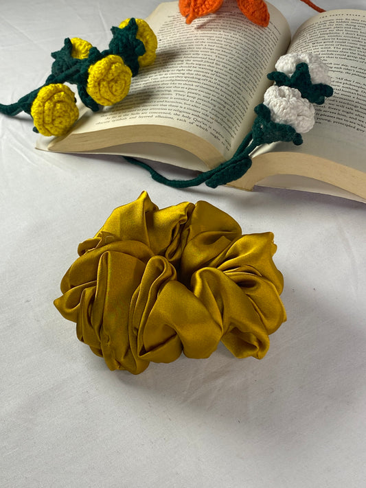 SILK SCRUNCHIE MUSTARD GOLD
